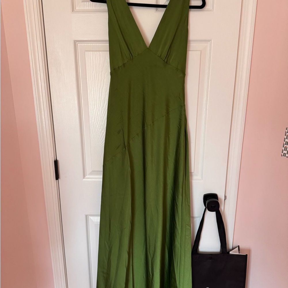 Meshki Emerald Green Backless Cowl-Back Satin Gown - Picture 3 of 7